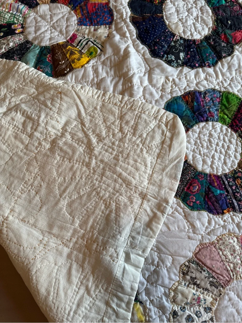 Handmade Vintage Dresden Plate Quilt - Colorful Patchwork on White